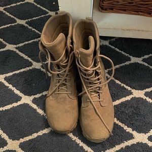 Mens boots